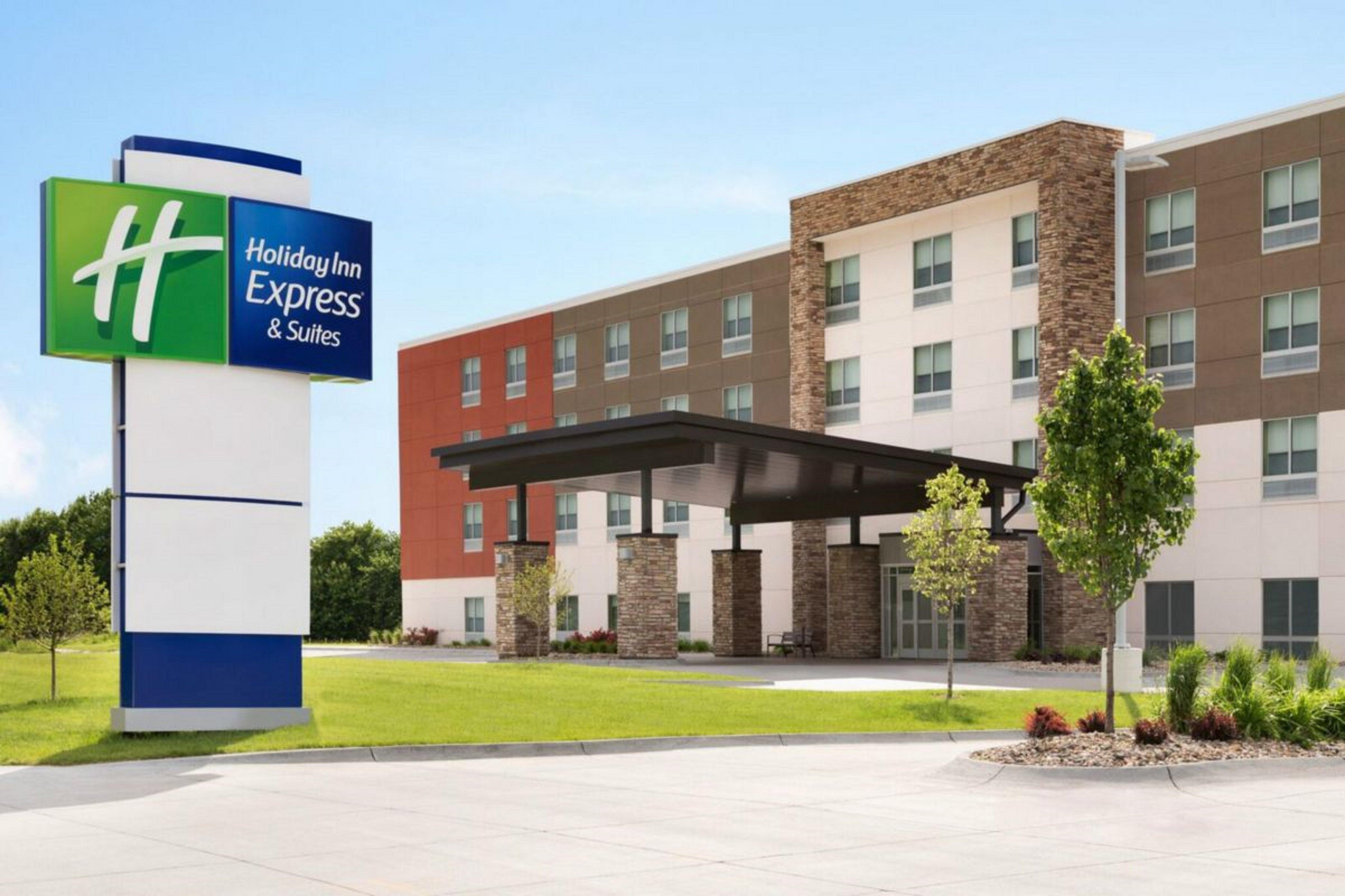 Holiday Inn Express & Suites - Forest Hill - Ft. Worth Se Exterior photo